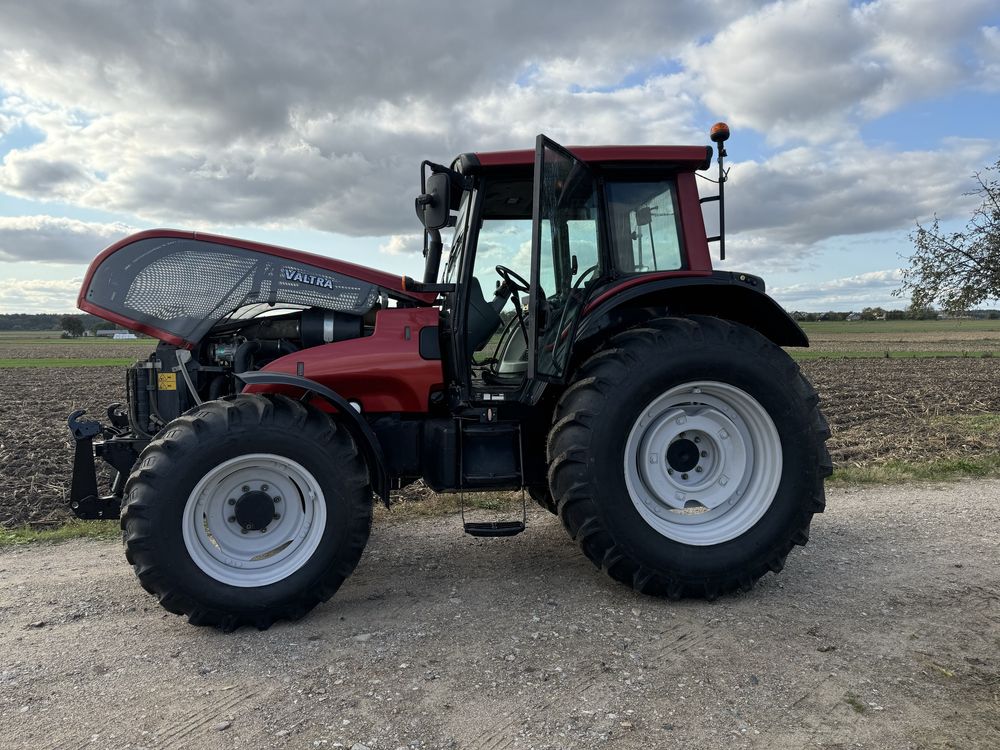 Ciągnik Valtra T121 najładniejsza w PL