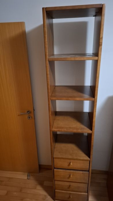 Estante com 4 gavetas