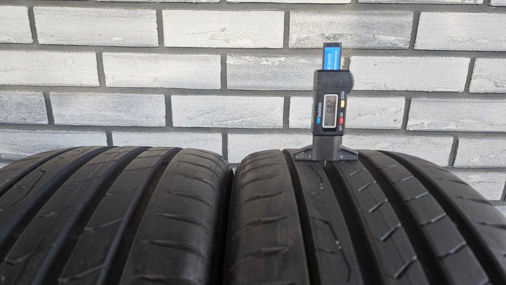 225/45R18 Continental