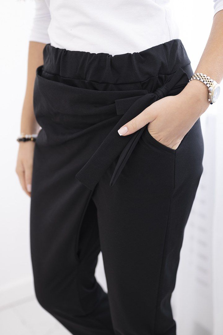 Spodnie wiązane z asymetrycznym przodem czarne