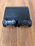 Playstation 3,500gb 2 джойстика
Є ігри:GTA 5,Call of Duty,Mortal Comba