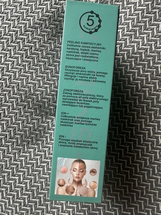 Bezprzedowowe urządzenie do peelingu kawitacyjnego.