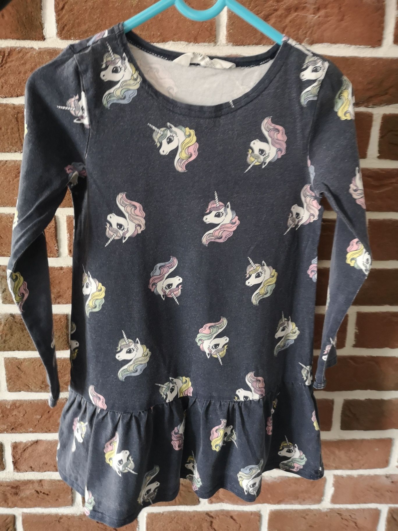 Bluza, sweterek, sukienka firmy H&M oraz bluzka ZARA