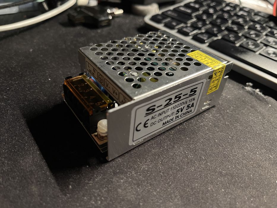 Блок живлення 5в 5а новий