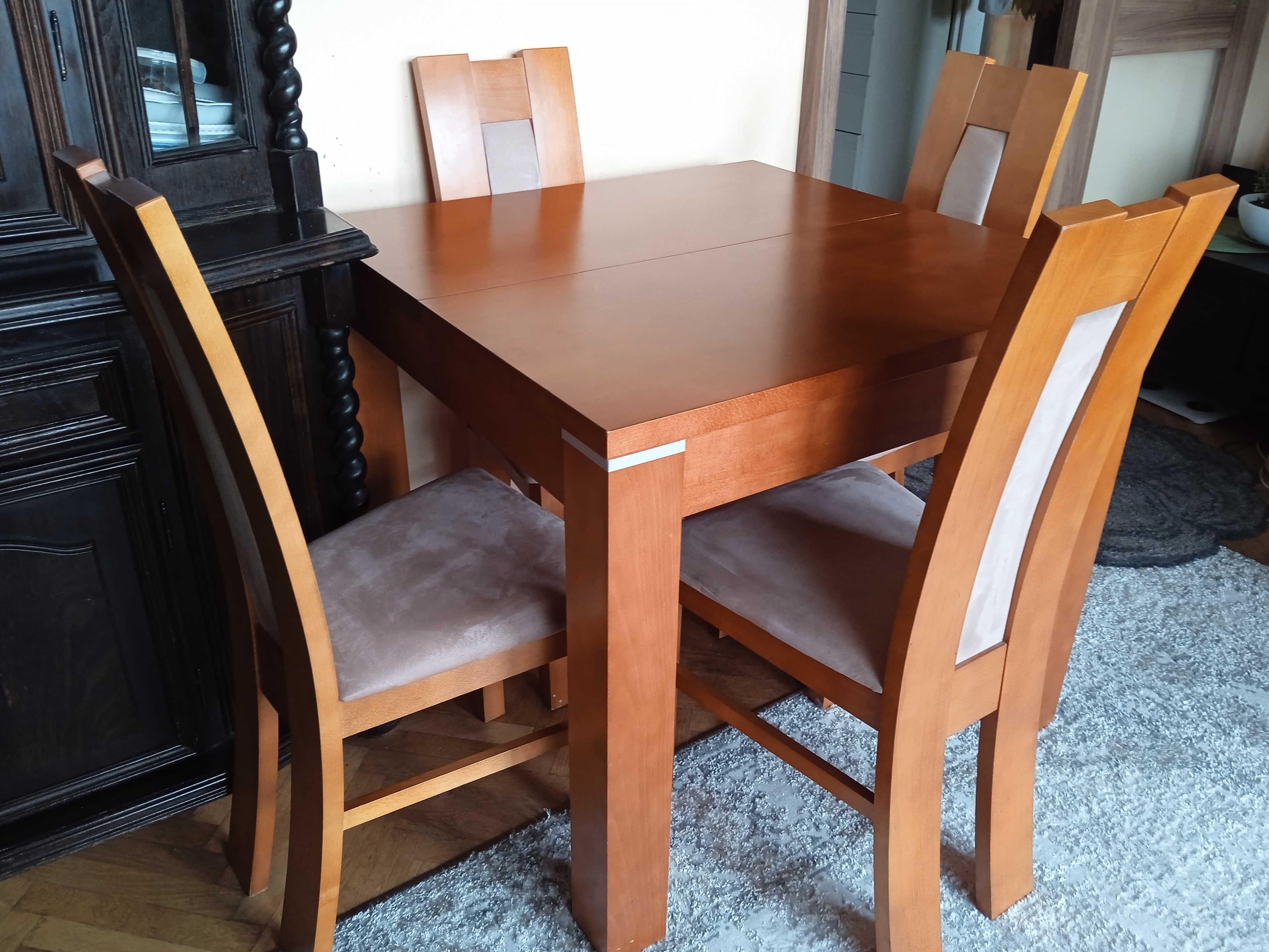 Stół rozsuwany drewniany + 4 krzesła