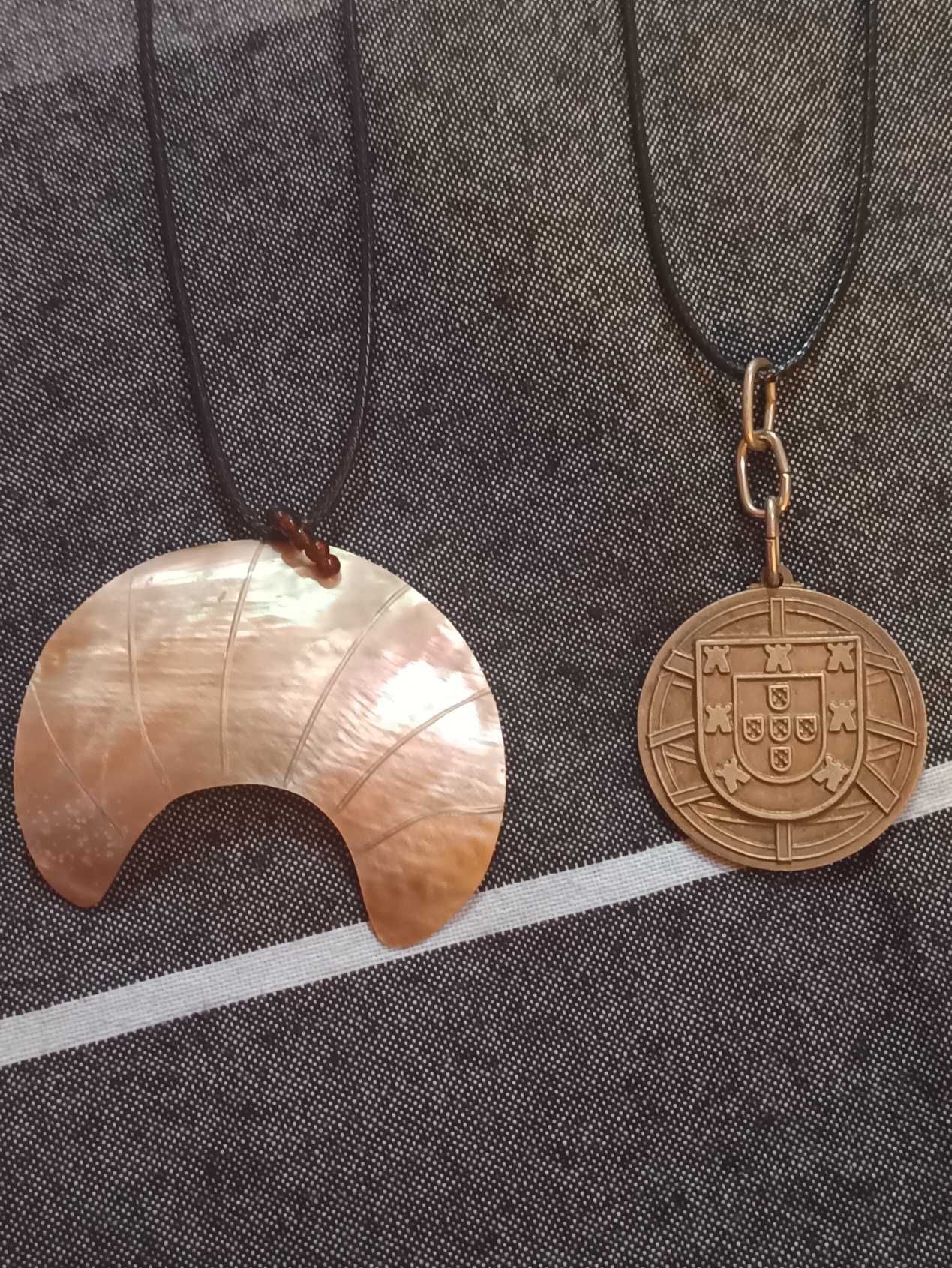 2 Colares Concha e Escudo Português - Ref.: B-26