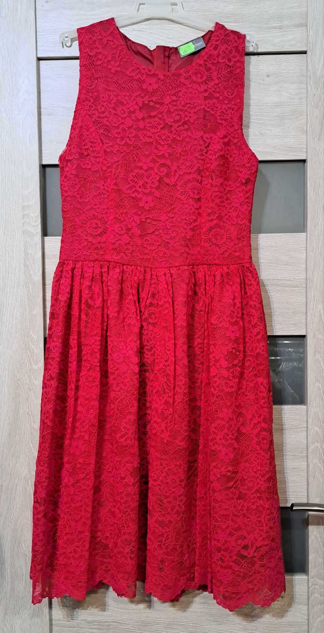 Sukienka czerwona 158 cm koronka