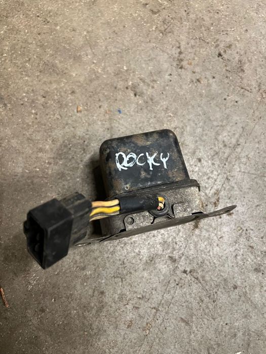 Regulator napięcia daihatsu rocky 2.8td