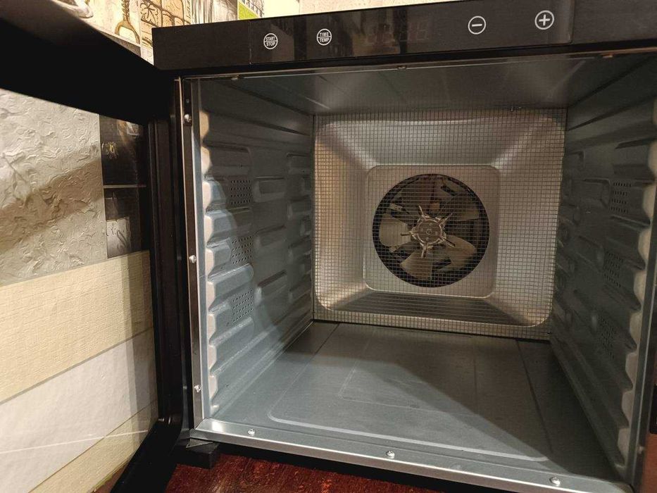 Сушарка для овочів і фруктів WetAir WFD-K1000S