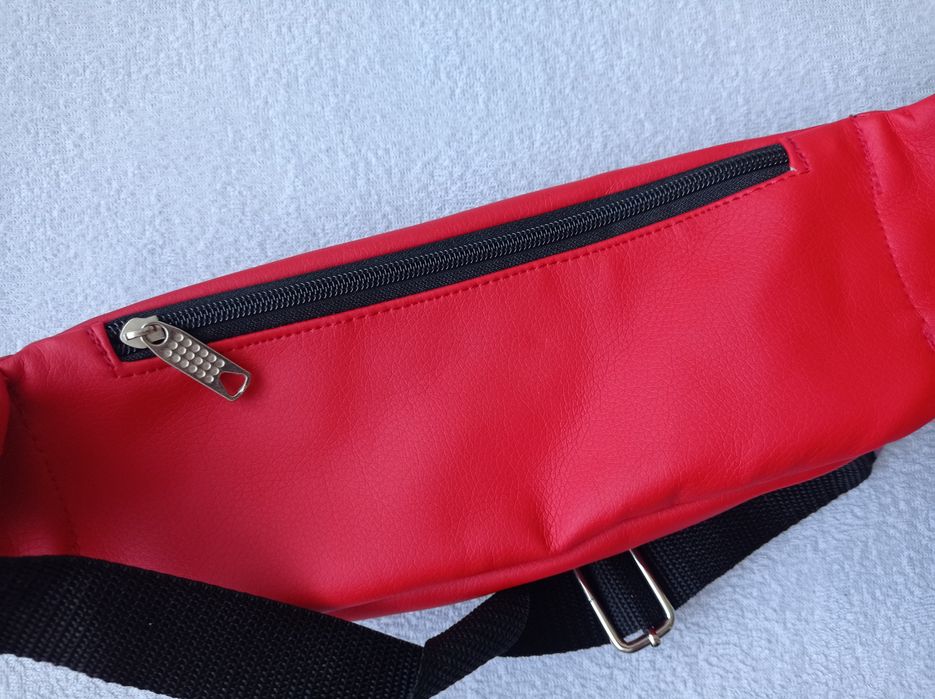 Nowa nerka damska czerwona Beltimore, skóra ekologiczna