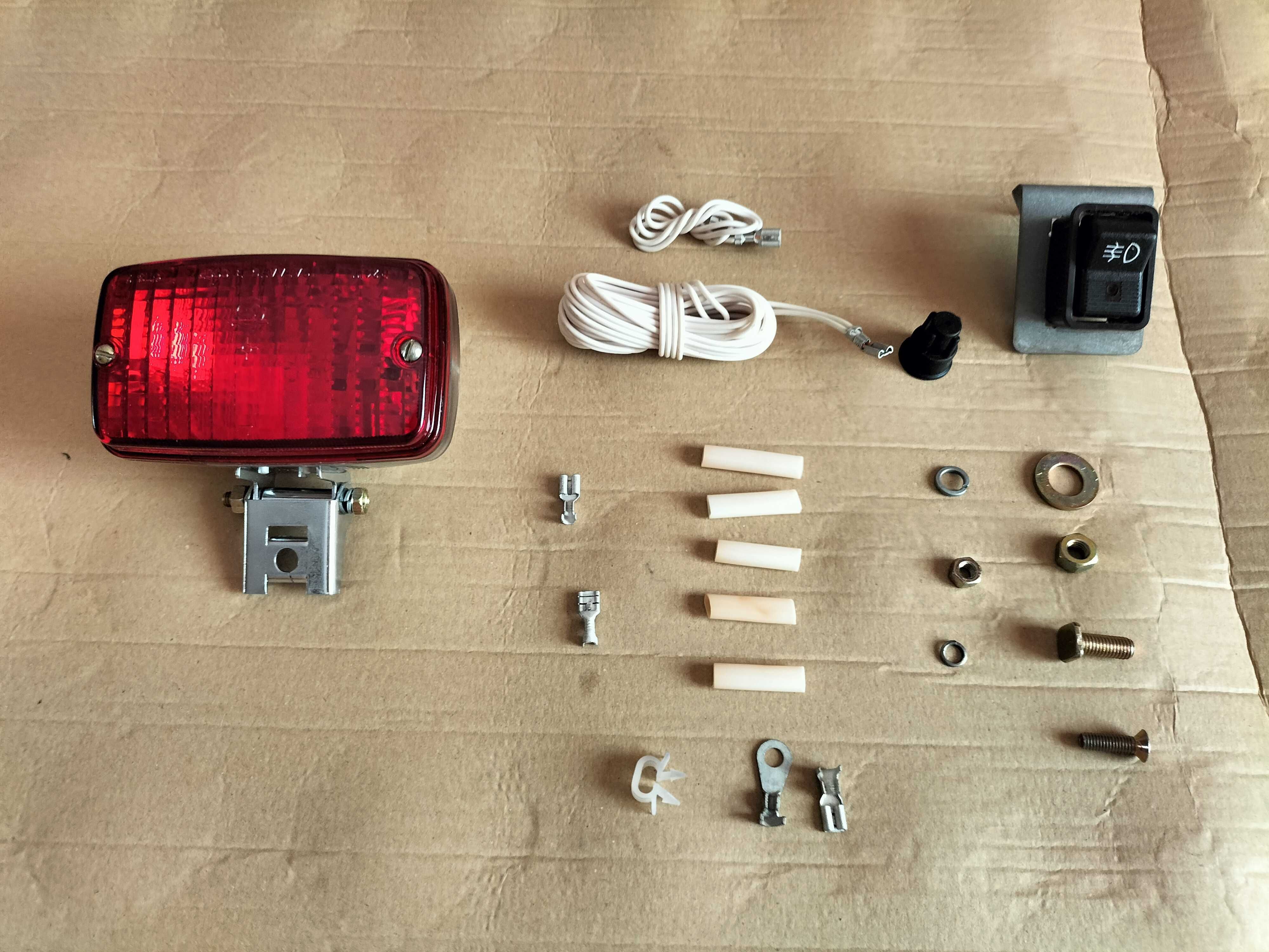 Zabytek z 1991r - lampa przeciwmgielna, miała być do Syrena 105 kompl