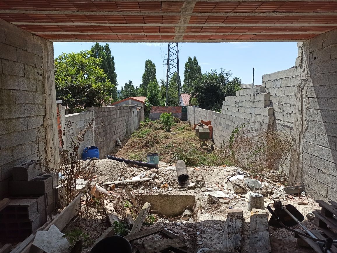 Moradia térrea com terreno