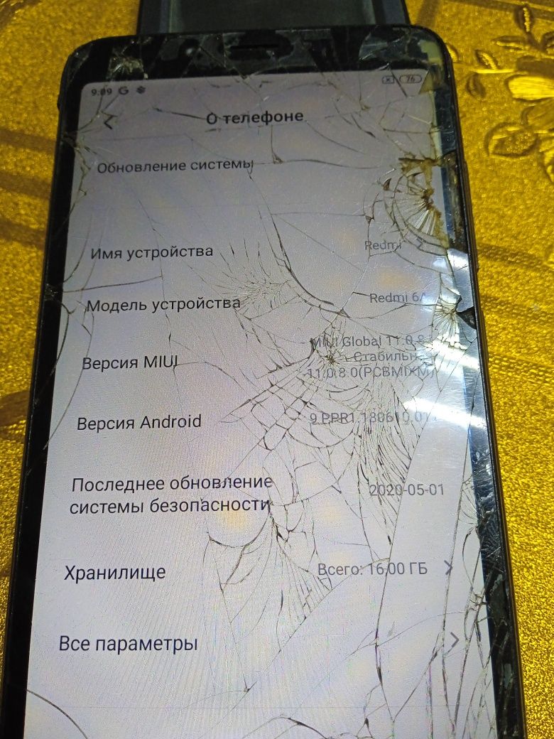 Продам телефон  редмі 6 А.