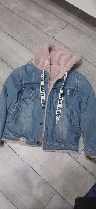 Джинсова куртка тепла на осінь -весну. Розмір С