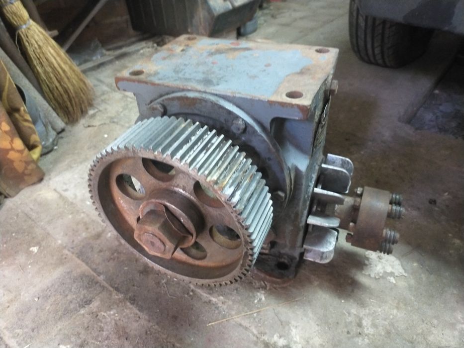 Редуктор Ч-100А (31-1) полумуфта, шкив подъемника