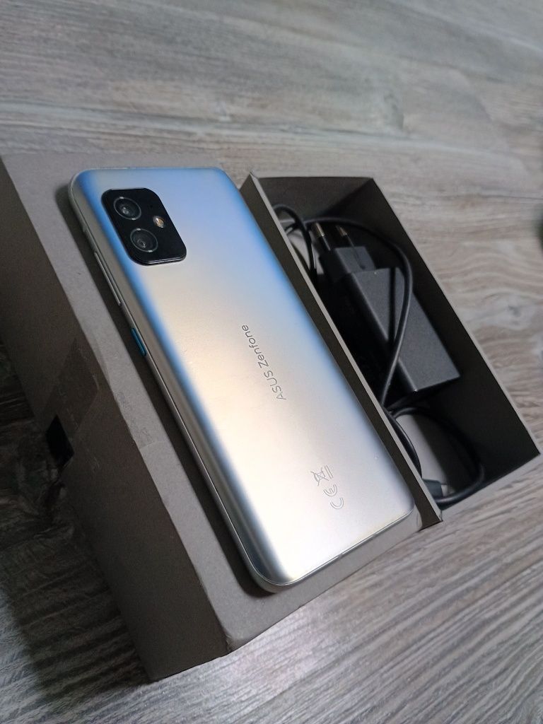 Asus ZenFone 8 8/128 GB Srebrny