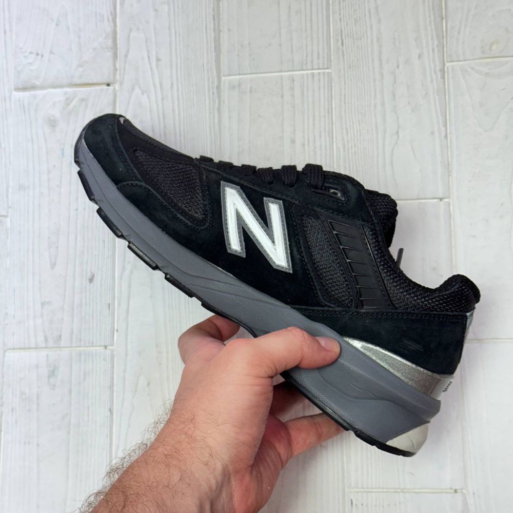 Чоловічі кросівки new balance 990v5