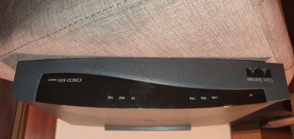Cisco 1605 ISDN Router + Cisco 805 Serial Router64551774467331123