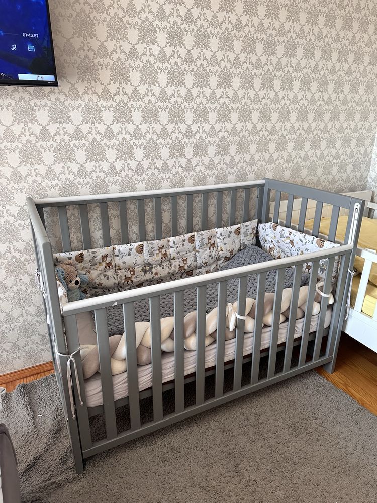 Продаю дитяче ліжечко + матрац . Стан хороший 9/10 .
