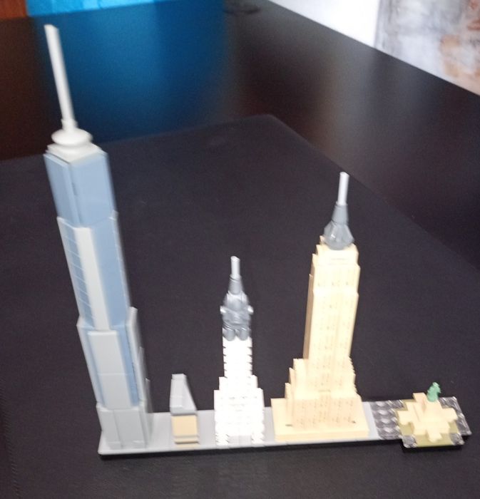 Construçoes LEGO montadas, com embalagens originais