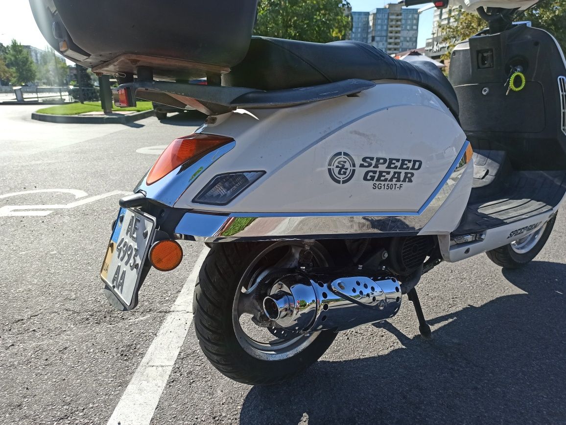 Скутер Speed Gear 150 Мопед