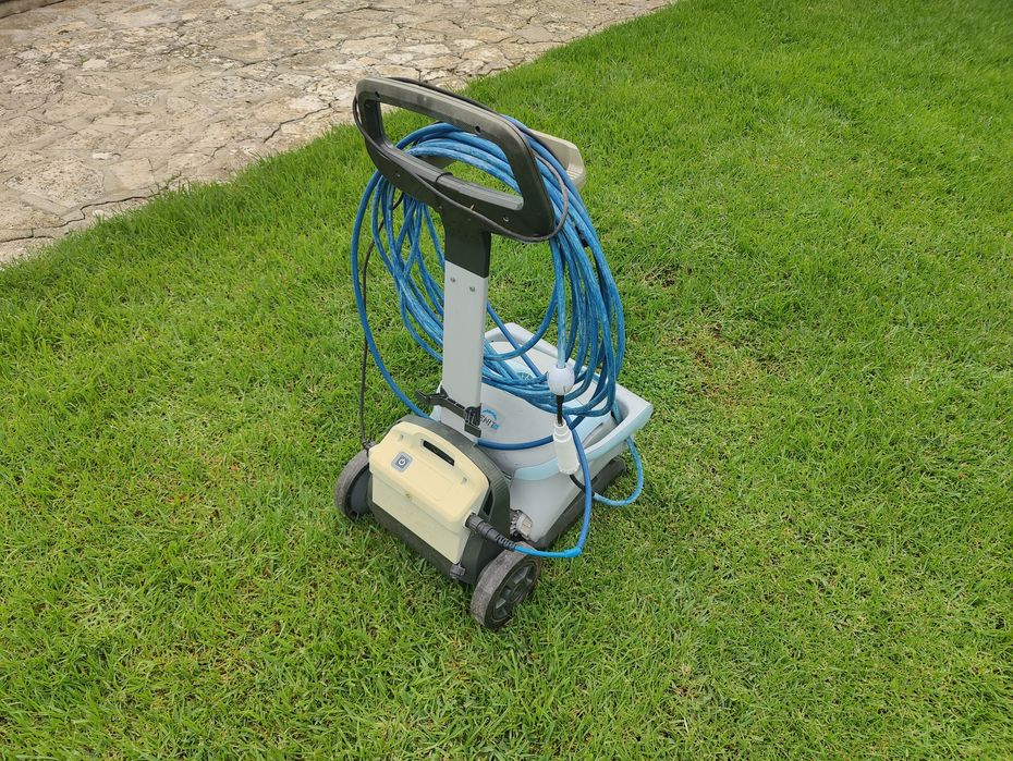 Robot Piscina Maytronics - Dolphin Zenit 15