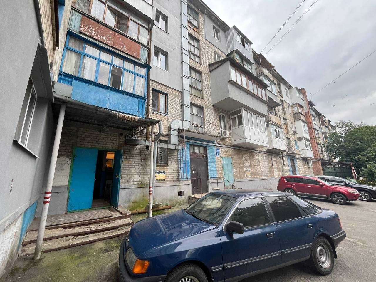 Продаж 896,4 м2/ Роганська 13/ червона лінія
