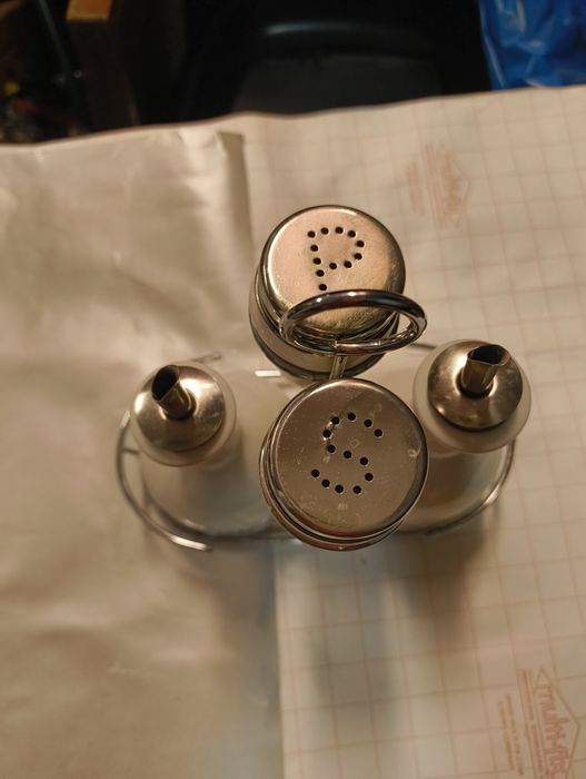 Zestaw  na stół do przypraw