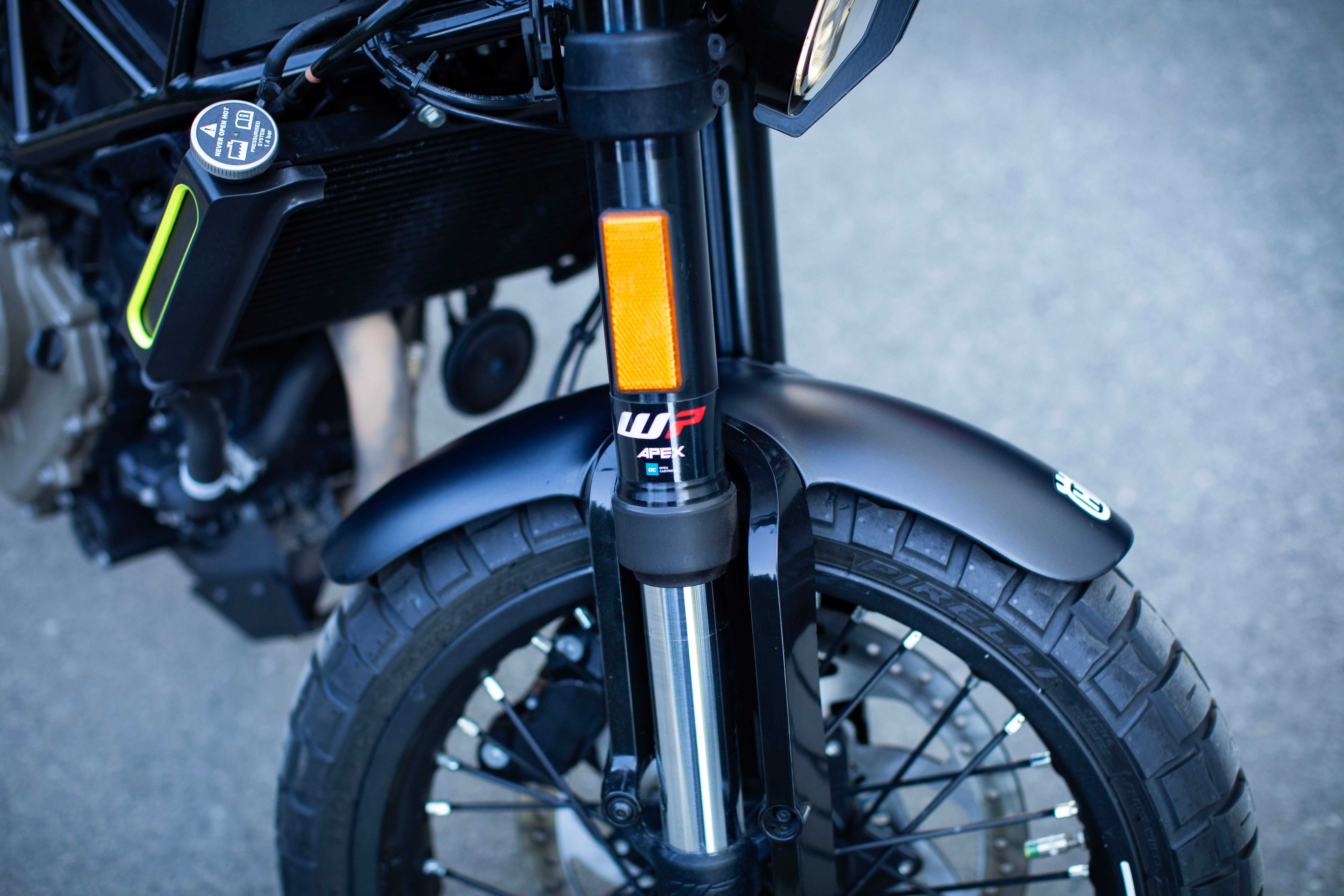 Husqvarna Svartpilen 401 2023 года. Веселый