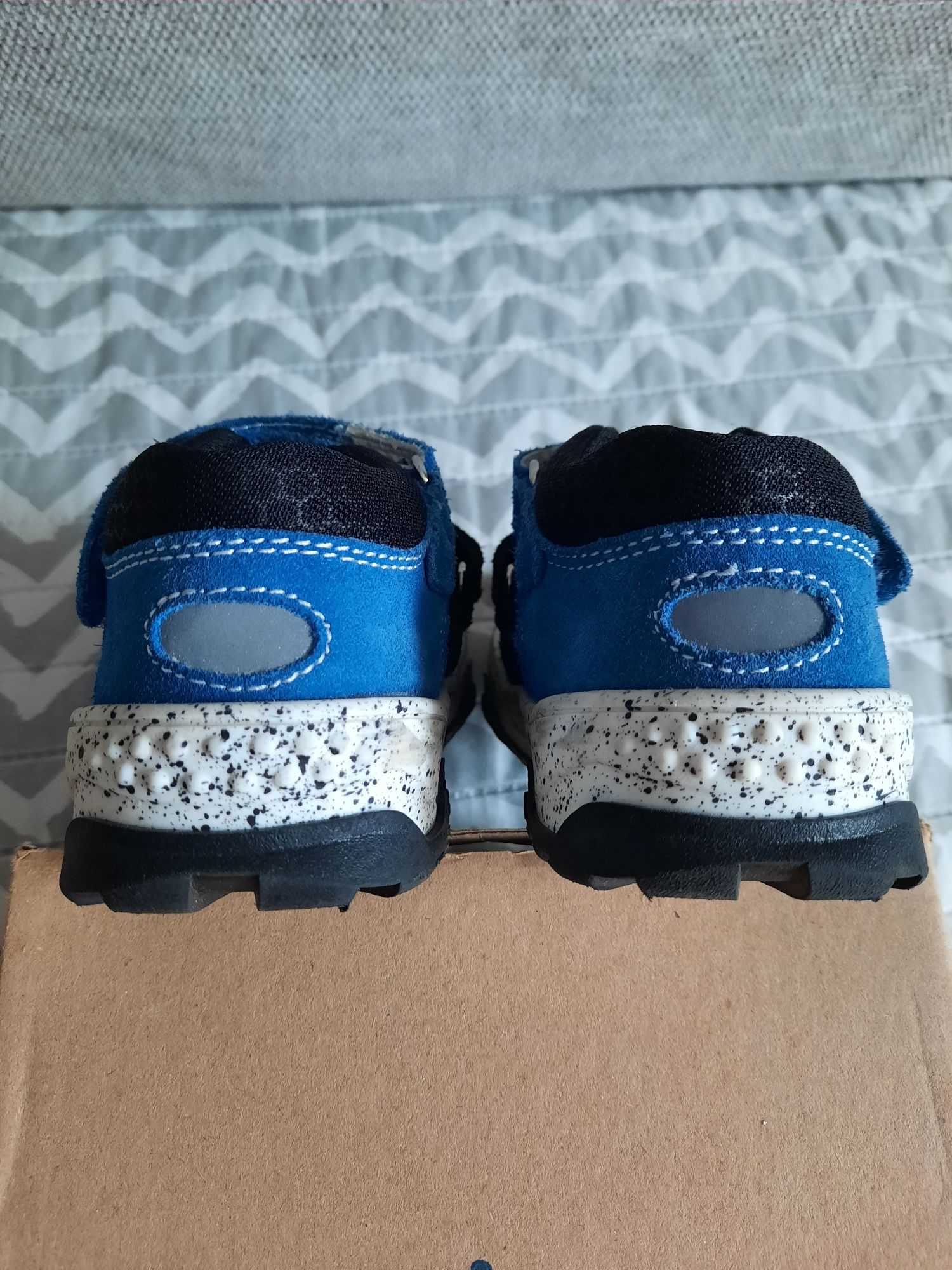 Buty adidasy sneakersy chłopięce Bartek r. 23. Stan idealny