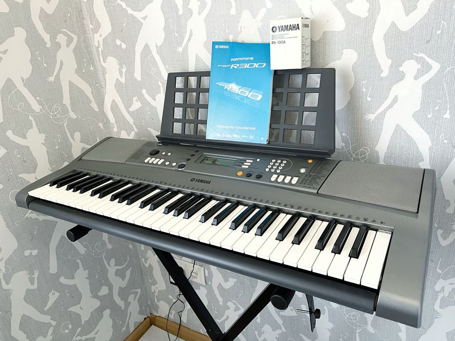 Синтезатор Yamaha R-300!!! Динамічна модель! Піаніно.