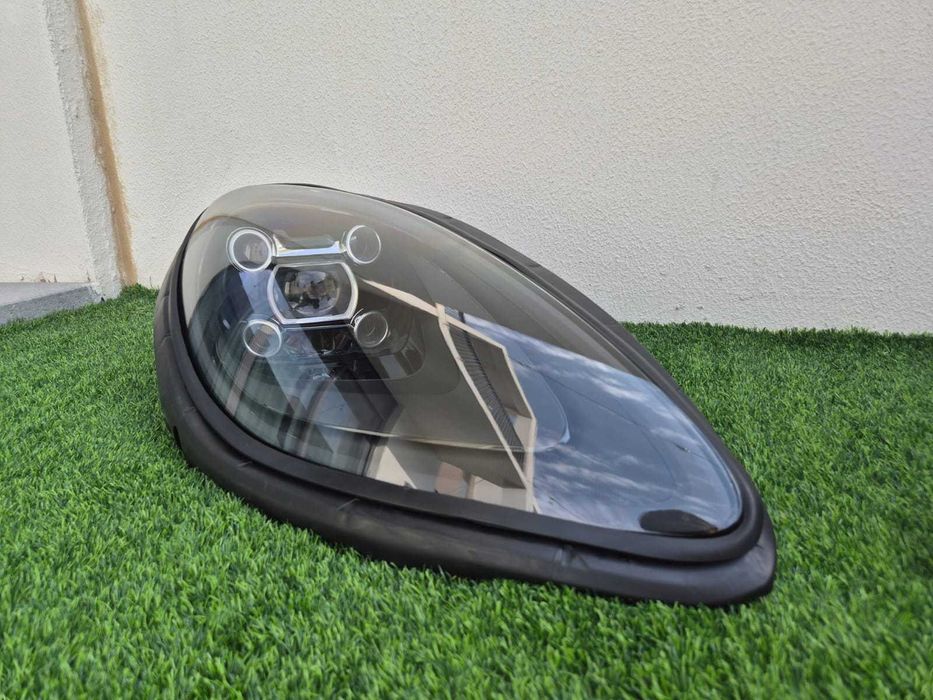 Farol Dianteiro Direito Porsche Macan 95B
