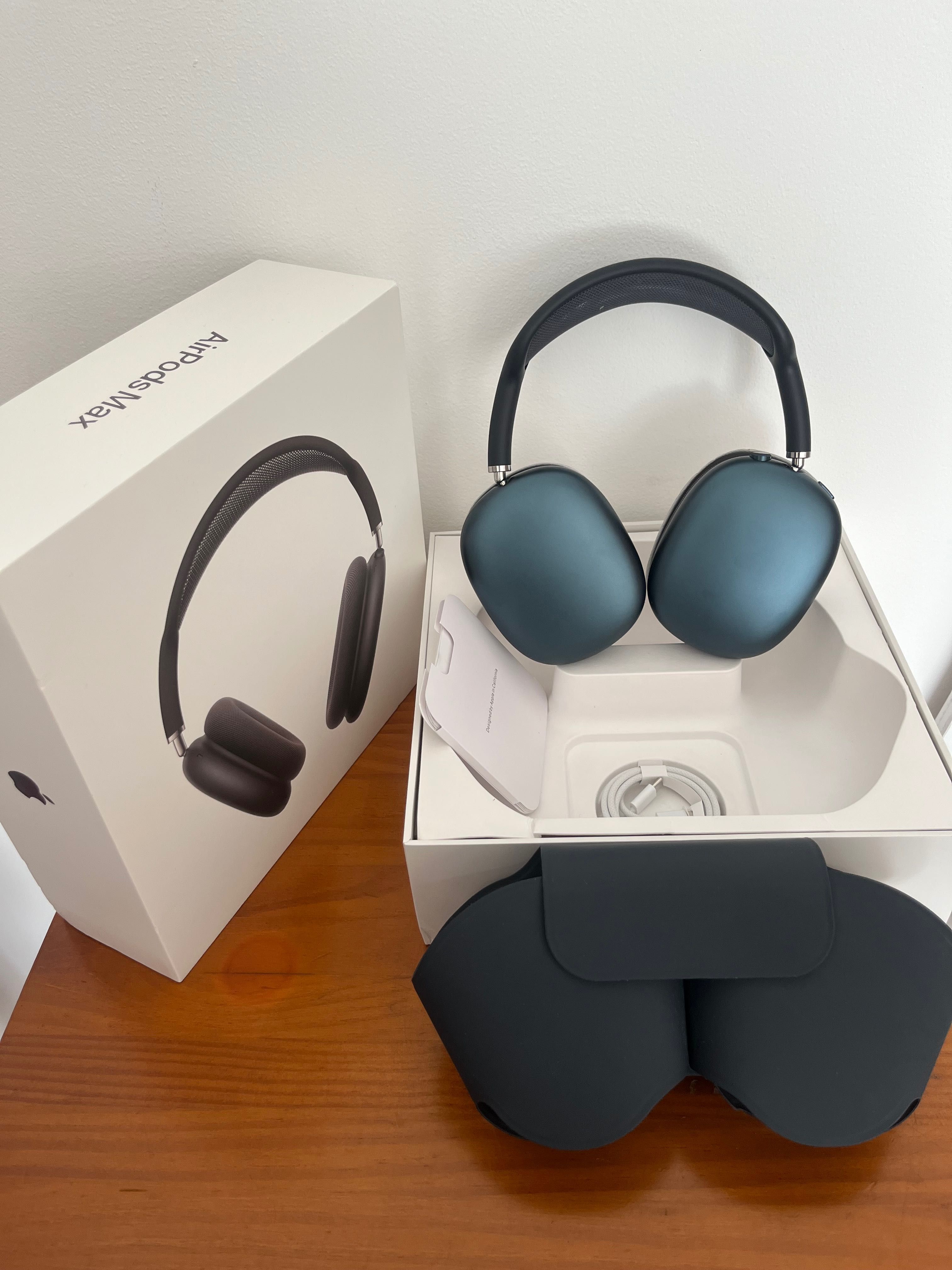 AirPods Max USB-C with Smart Case