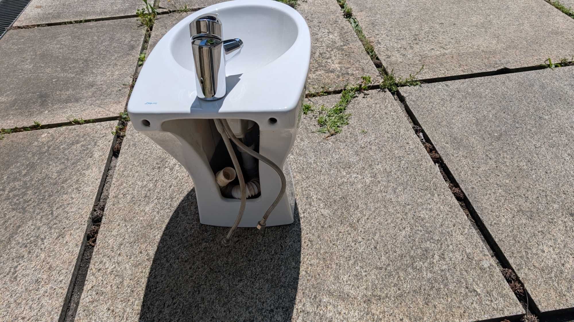 Bidé Sanitana com válvula click clack