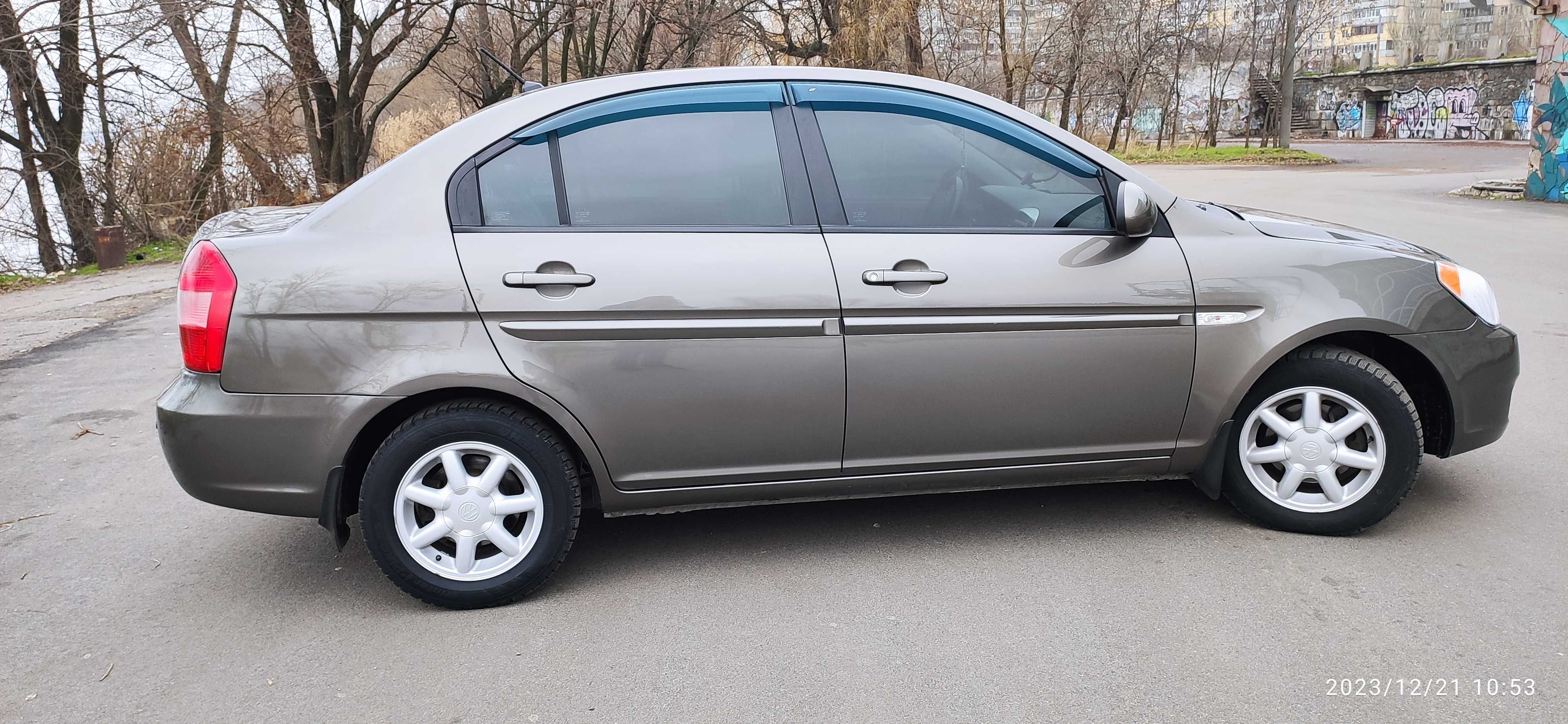 Hyundai Accent 2008 автомат 1,6 газ/бензин