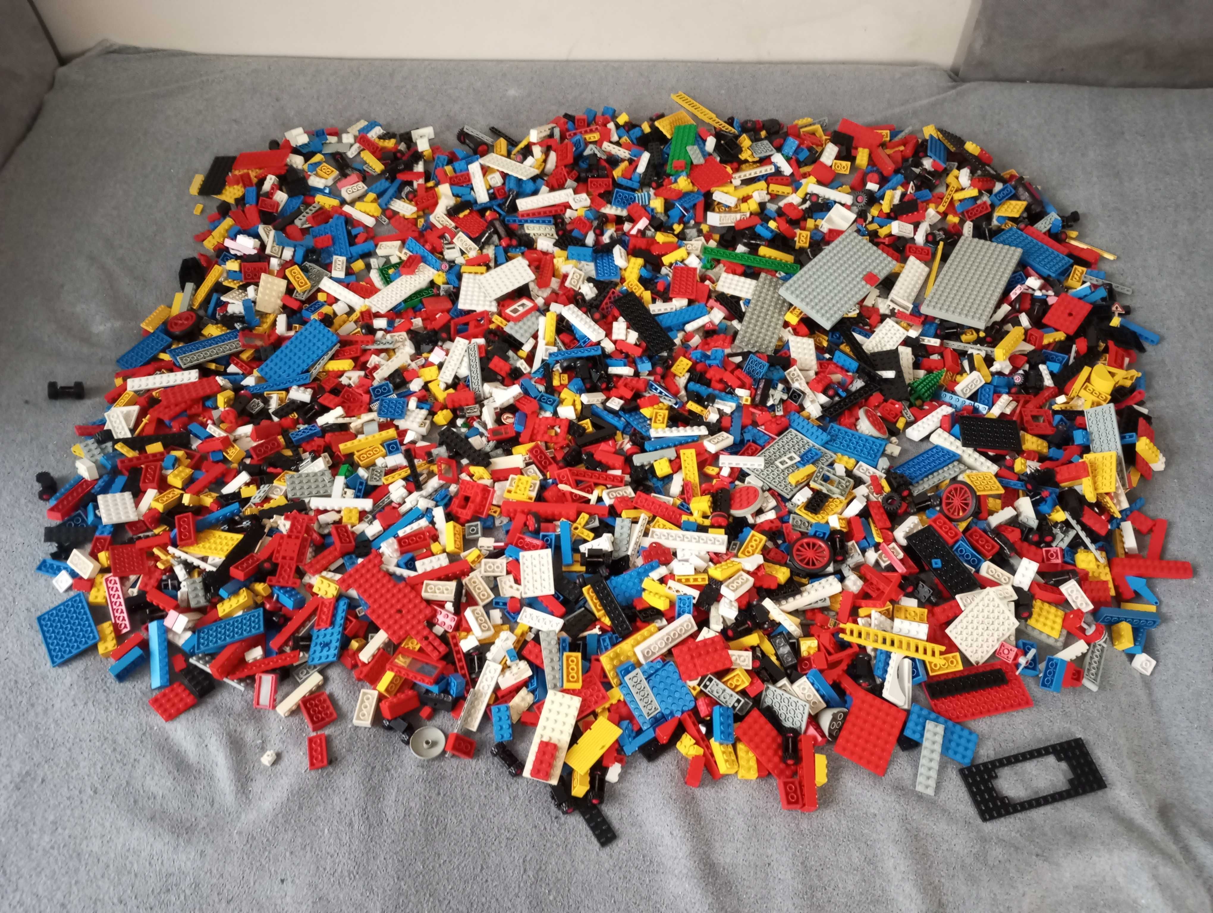 Lego 7,7 kg + figurki i elementy przeźroczyste. Lata 70/80-te.
