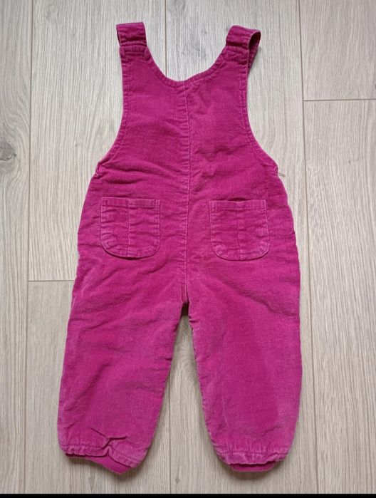 Ogrodniczki sztruksowe różowe z haftowanymi kwiatami ocieplane z polar