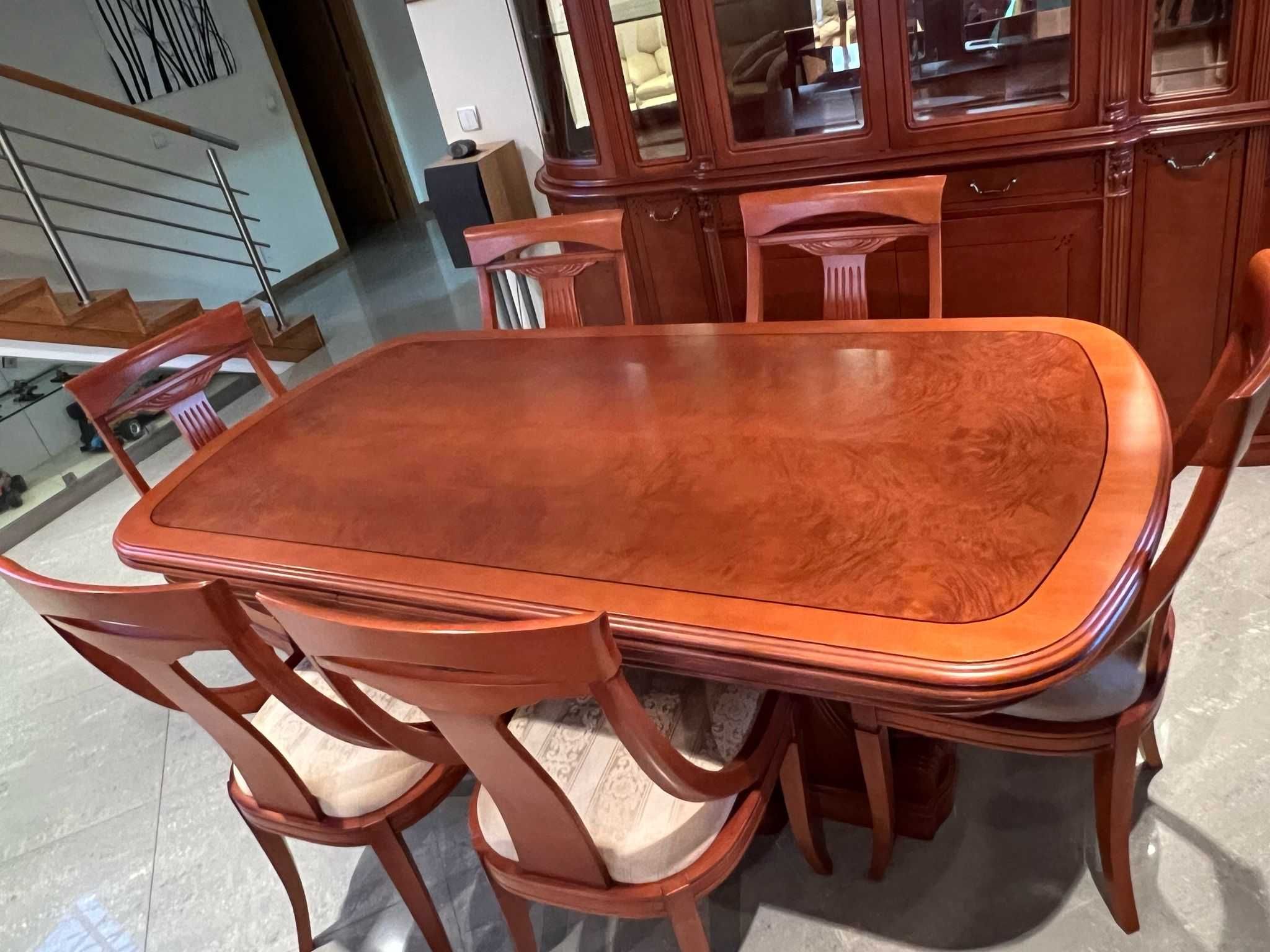 Sala completa em madeira de cerejeira de boa qualidade