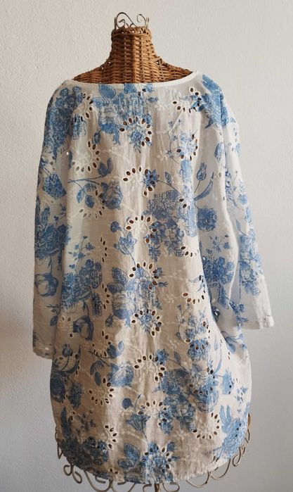 Blusa Bordada Meia Manga