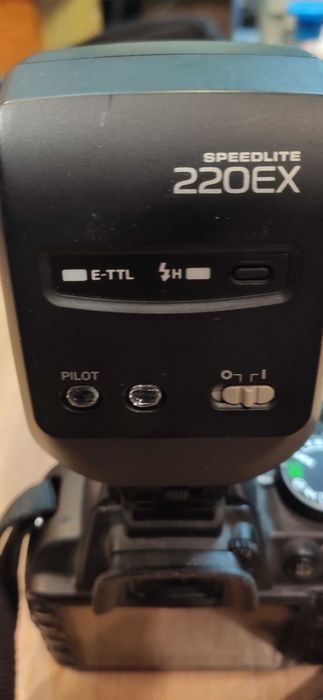 Фотовспышка Canon Speedlite 220EX