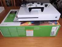 Konsola XBOX ONE S 500GB z napędem + kontroler + pudełko.