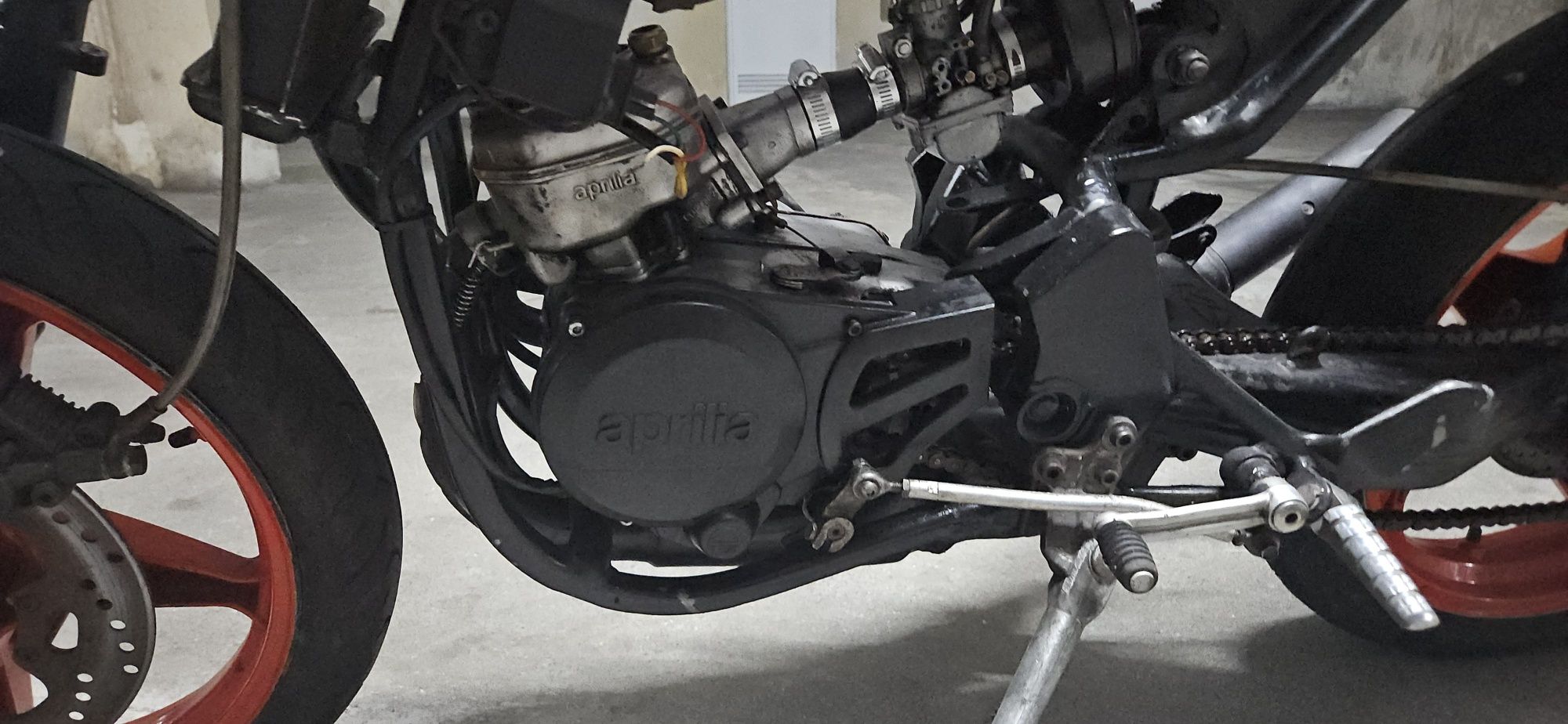 Casal boss 2v com motor aprilia