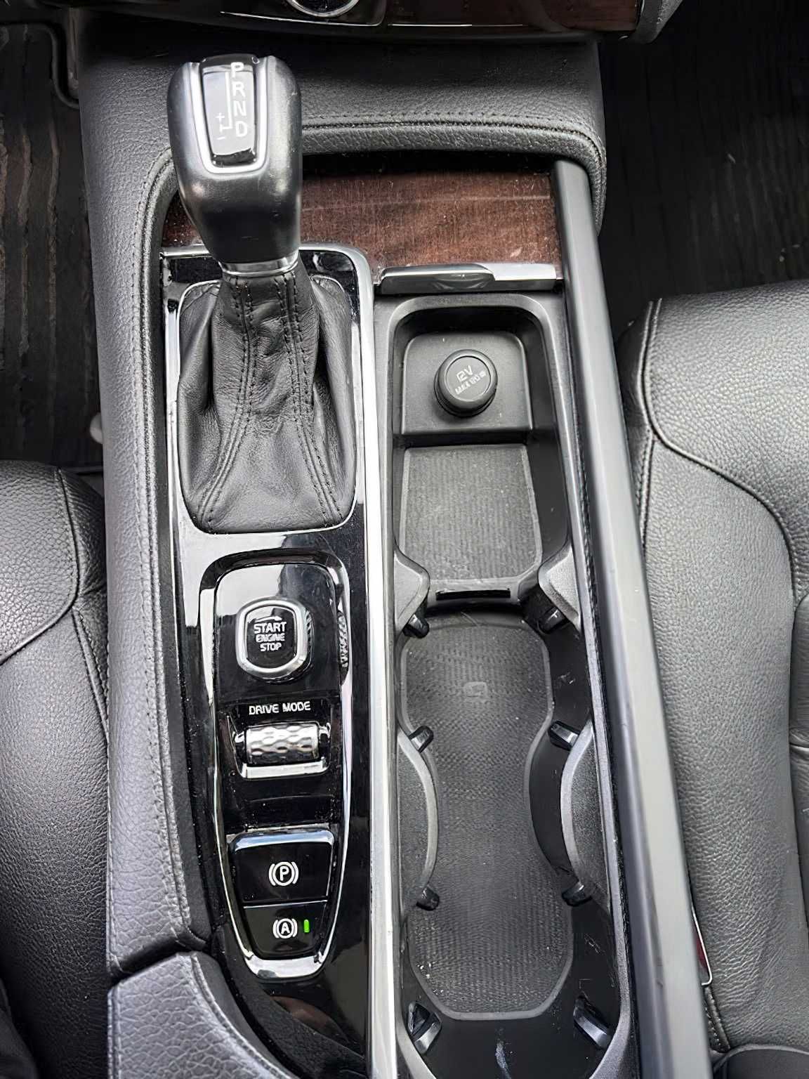 Volvo XC90  2019