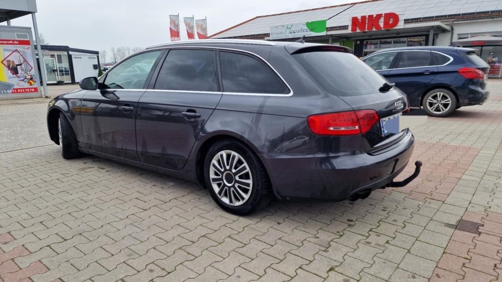 Samochód osobowy Audi A4B8 LPG