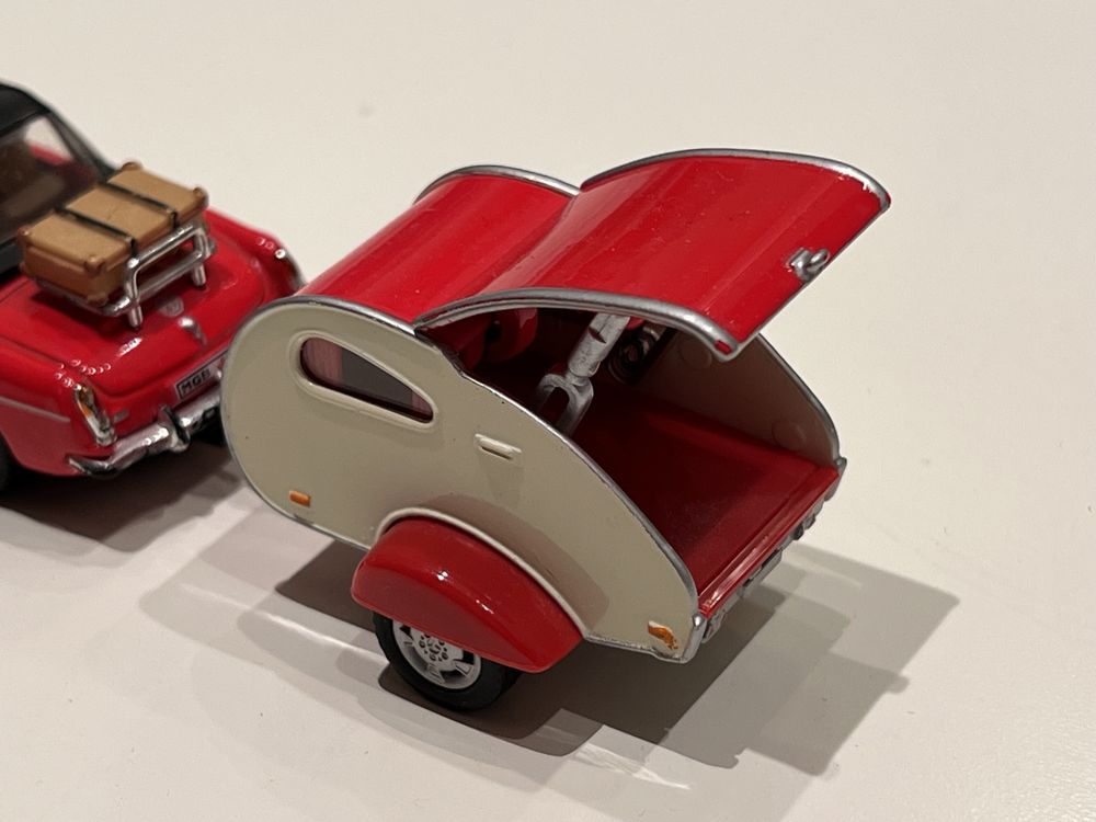 Hongwell MGB Cabriolet Samochód + przyczepa kempingowa Metalowy Model