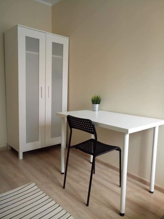 POKOJE 1-OSOBOWE (3szt) 10m2. TRAMWAJ 3min z klatki. 10min do centrum.