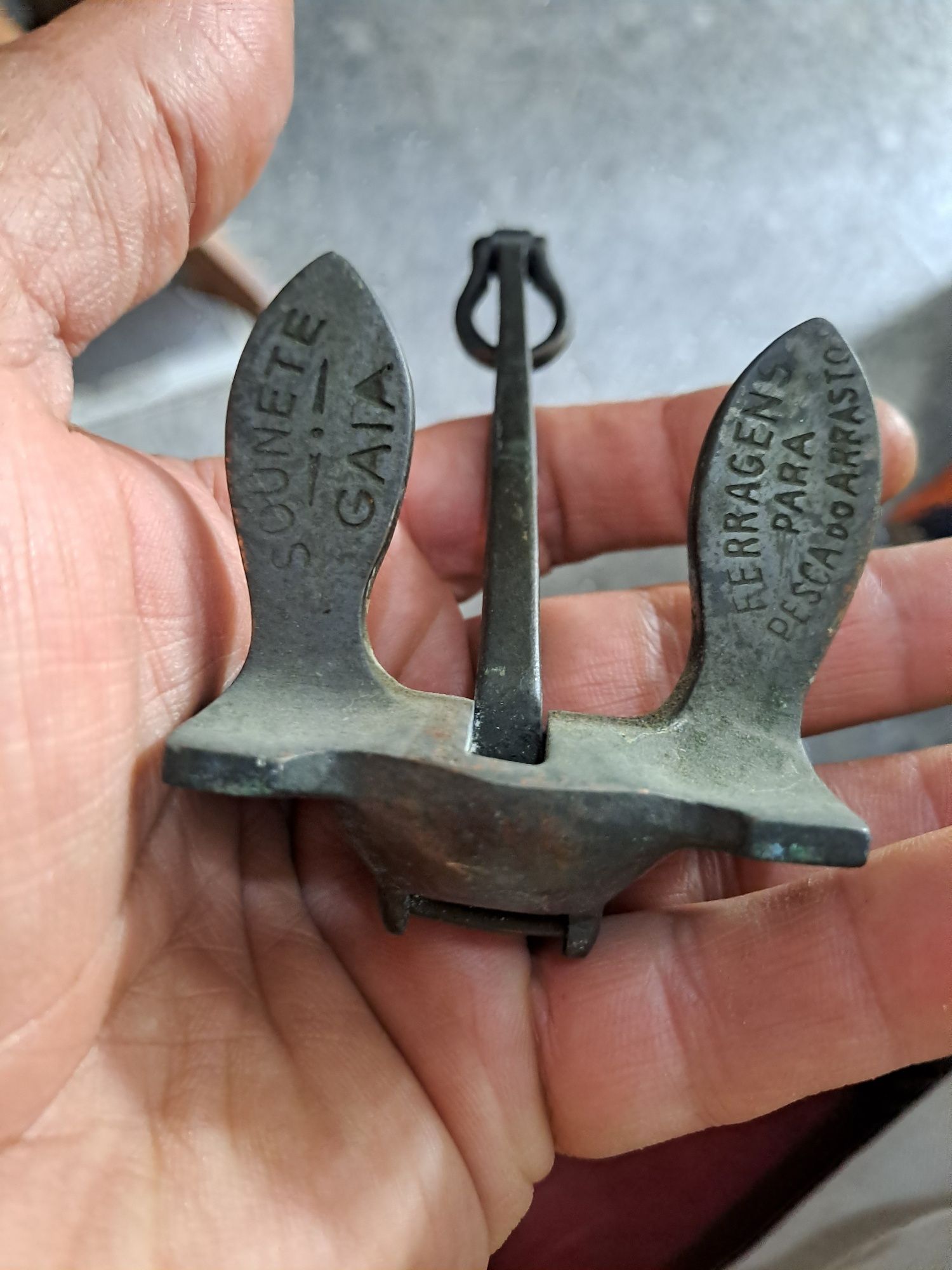Ancora em miniatura