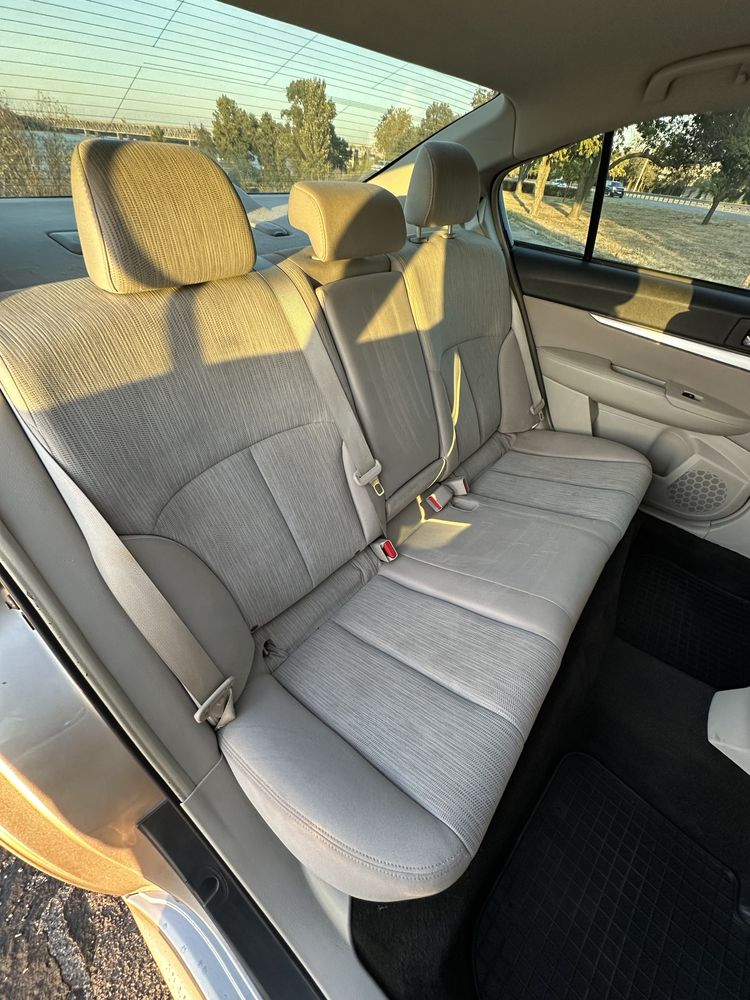 Продам Subaru Legacy 2013 2014 2.5 газ/бензин шикарное состояние
