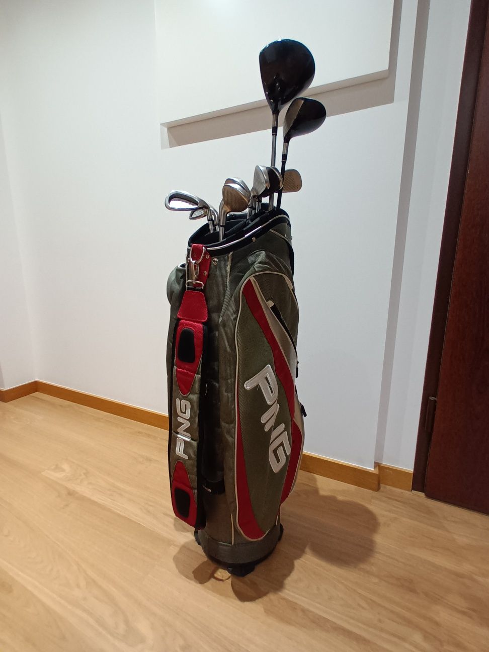 Ferros Callaway X14. Madeiras 1W, 5W Taylor Made e Putter