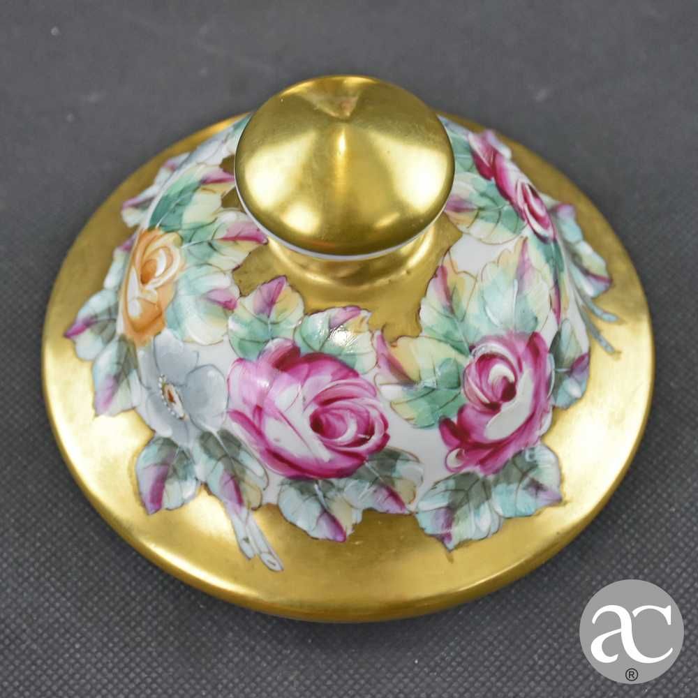 Raro pote Artibus, decorado com dourados e flores, pintado à mão